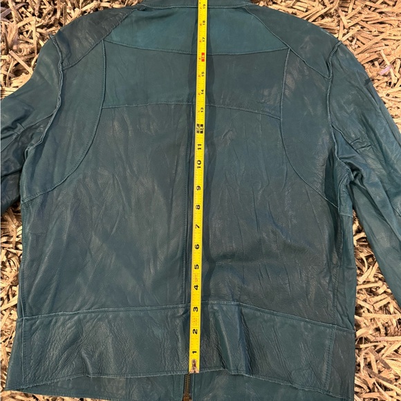 Leather jacket - Picture 15 of 15